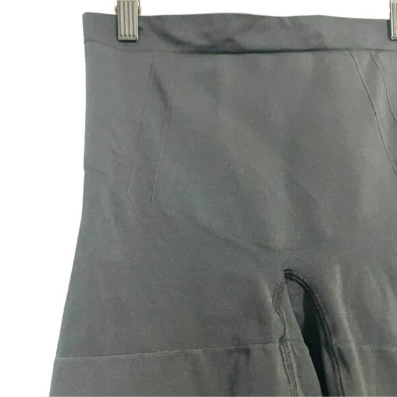 SPANX Size Large Shaping Bottom Black Slimming Smoothing Black Mid Thigh - Picture 2 of 8